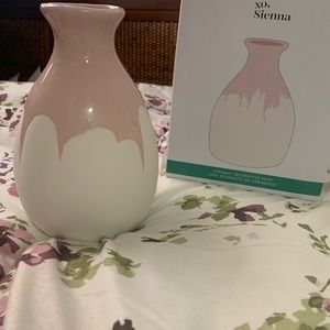 Isaac Mizrahi ceramic decorative vase